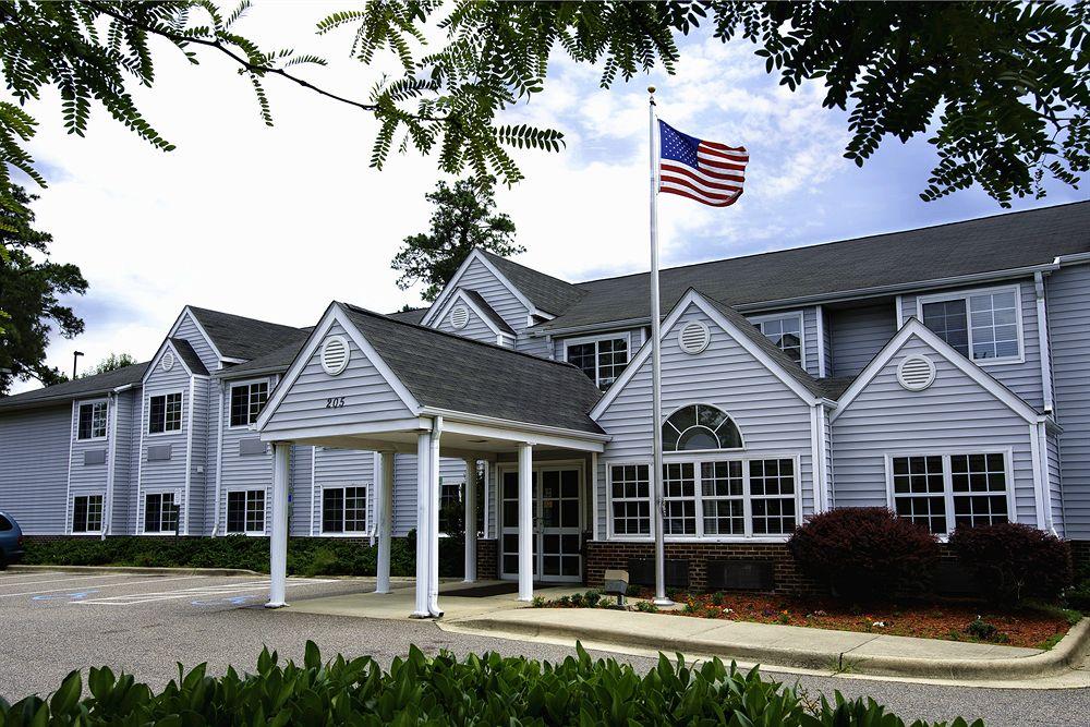 Microtel Inn & Suites By Wyndham Southern Pines Pinehurst Bagian luar foto