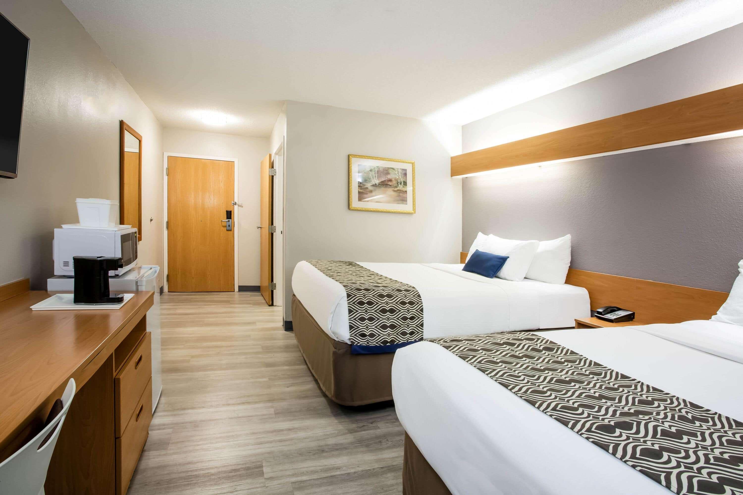 Microtel Inn & Suites By Wyndham Southern Pines Pinehurst Bagian luar foto