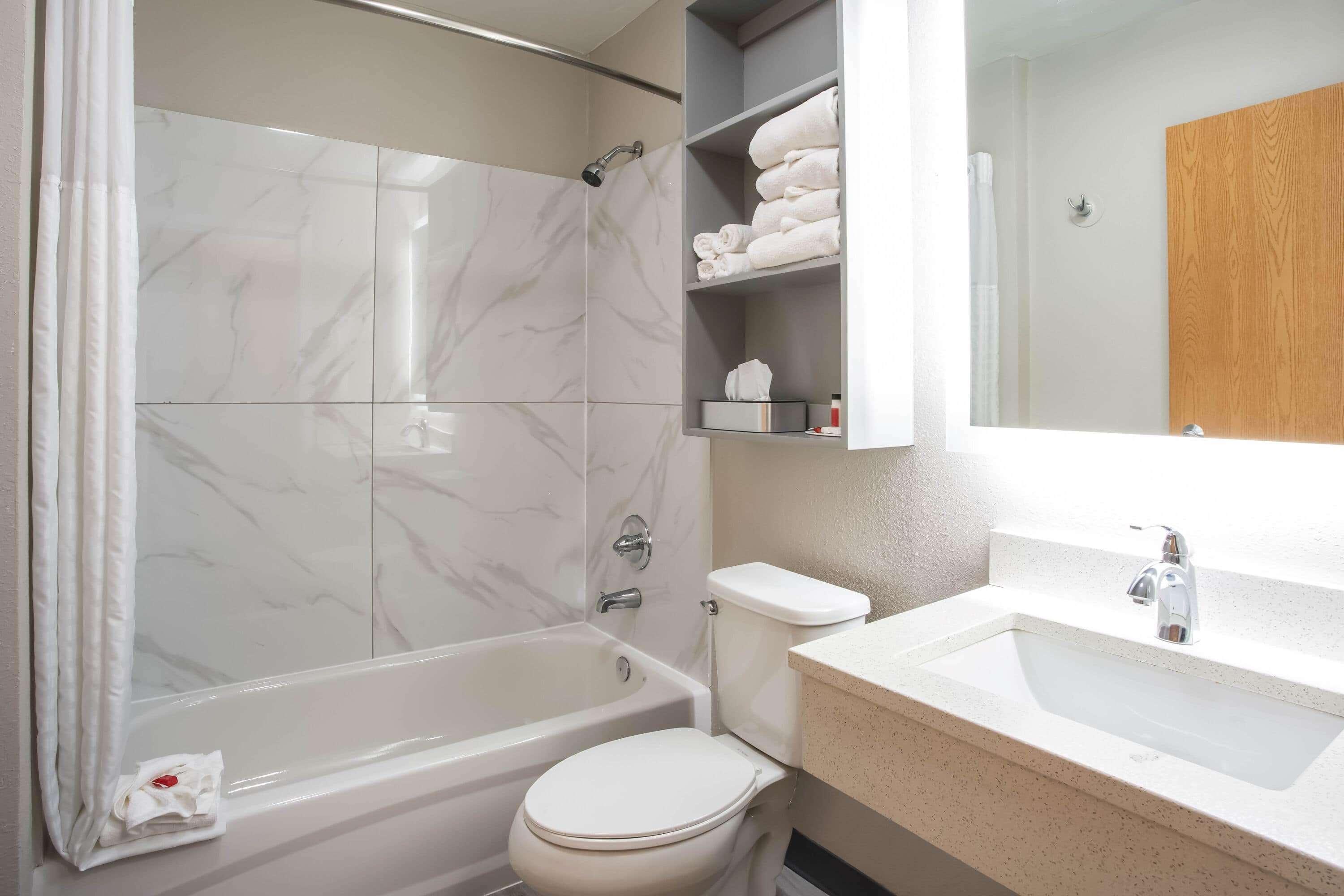 Microtel Inn & Suites By Wyndham Southern Pines Pinehurst Bagian luar foto