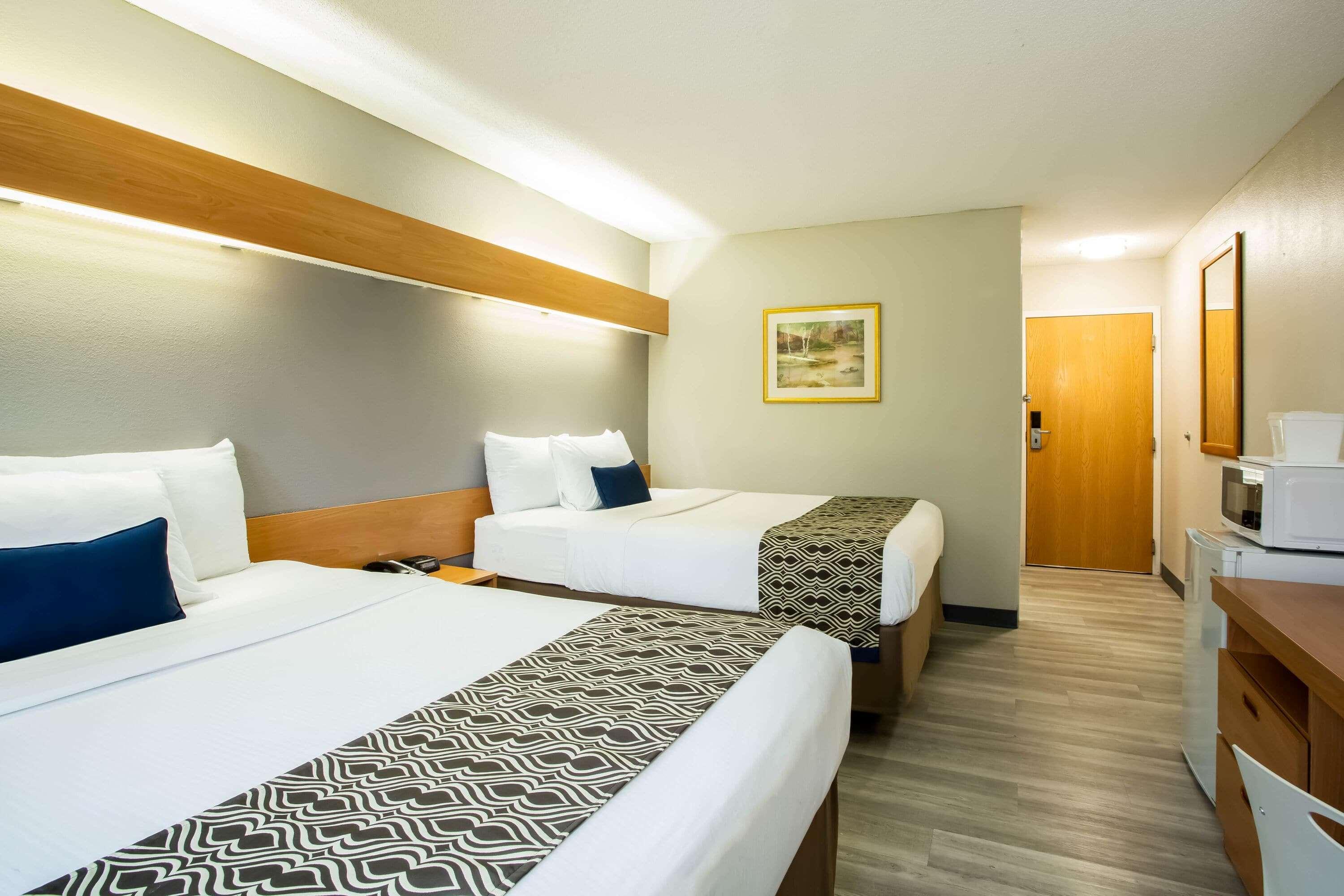 Microtel Inn & Suites By Wyndham Southern Pines Pinehurst Bagian luar foto