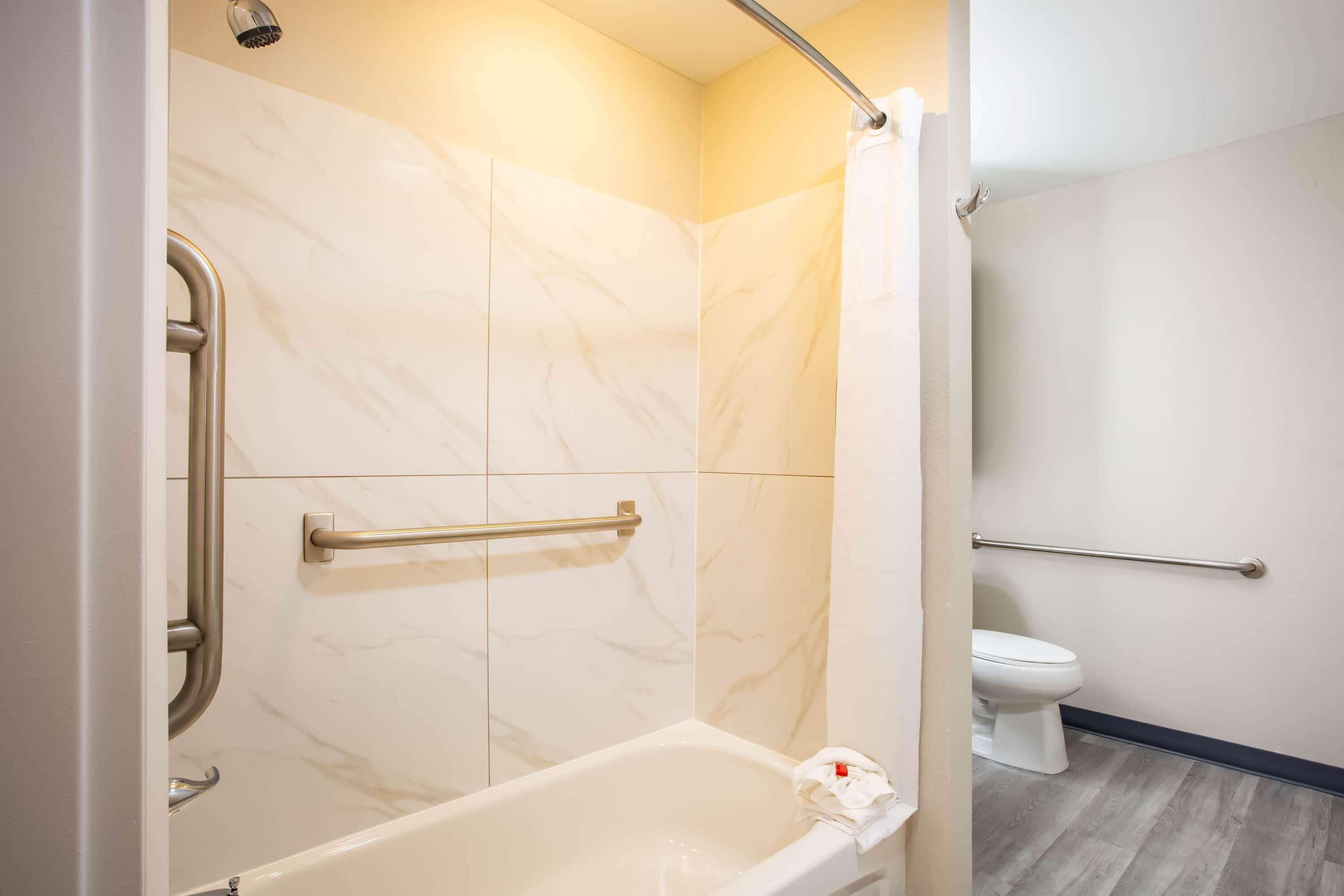 Microtel Inn & Suites By Wyndham Southern Pines Pinehurst Bagian luar foto