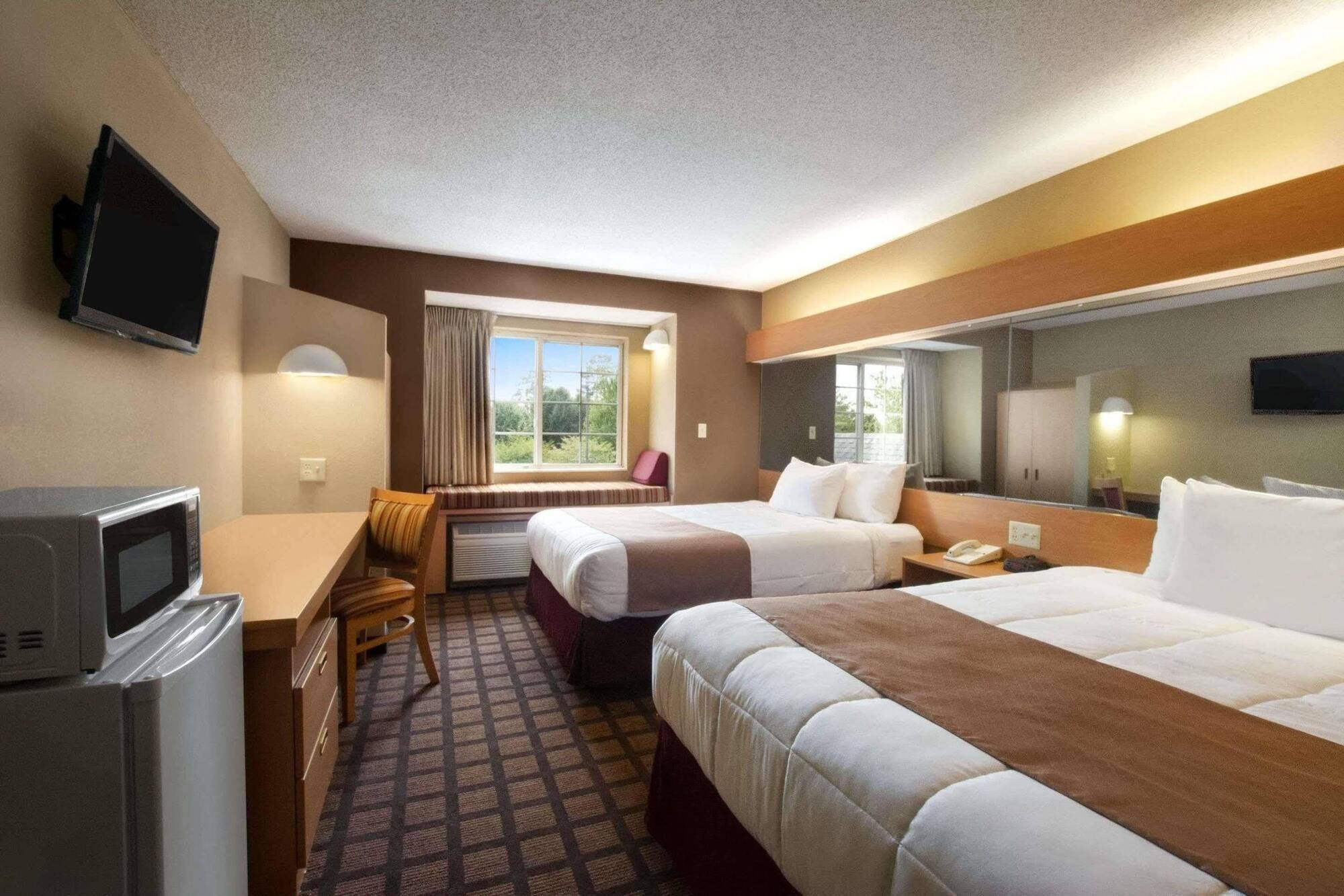 Microtel Inn & Suites By Wyndham Southern Pines Pinehurst Bagian luar foto
