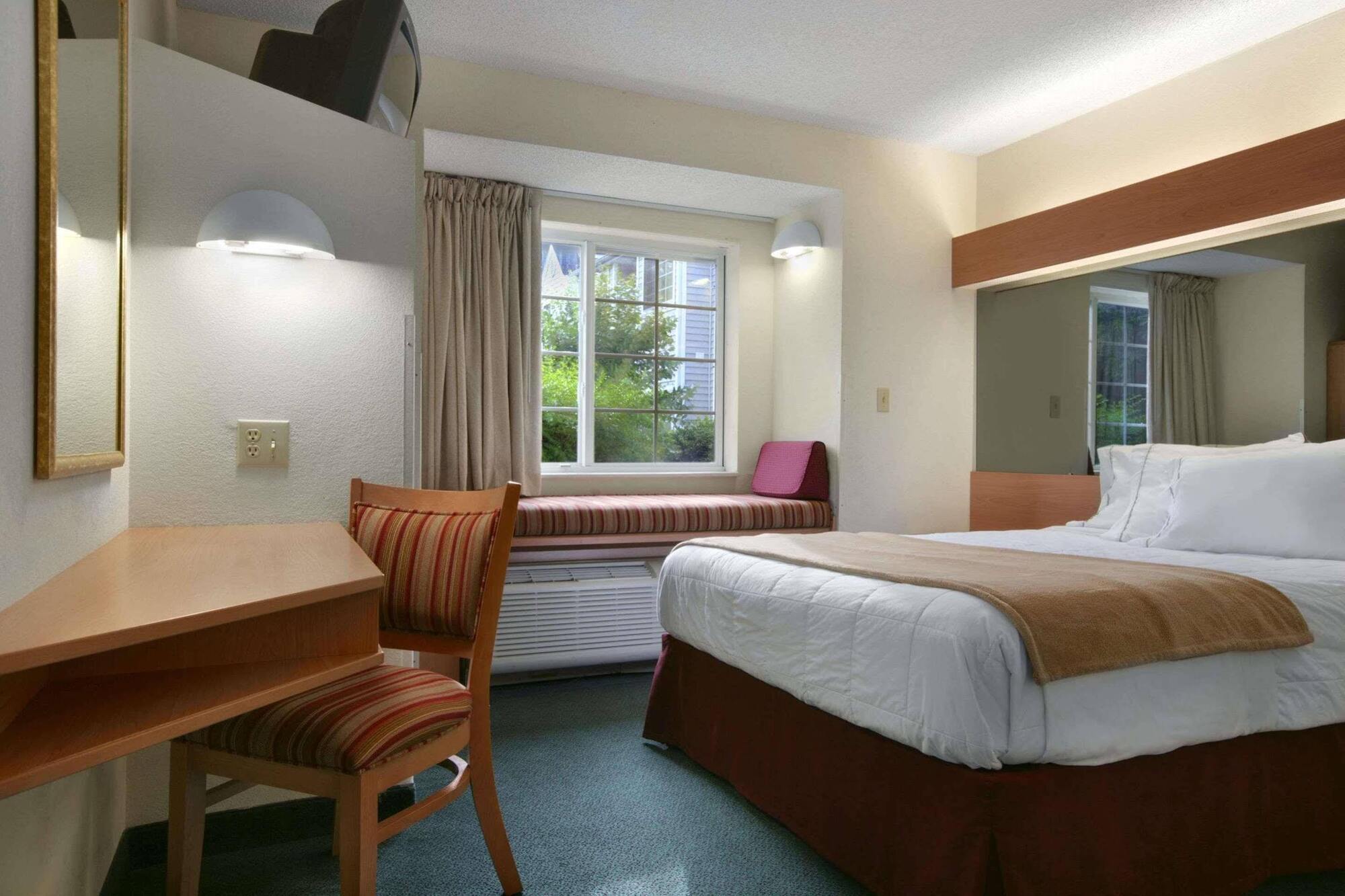 Microtel Inn & Suites By Wyndham Southern Pines Pinehurst Bagian luar foto