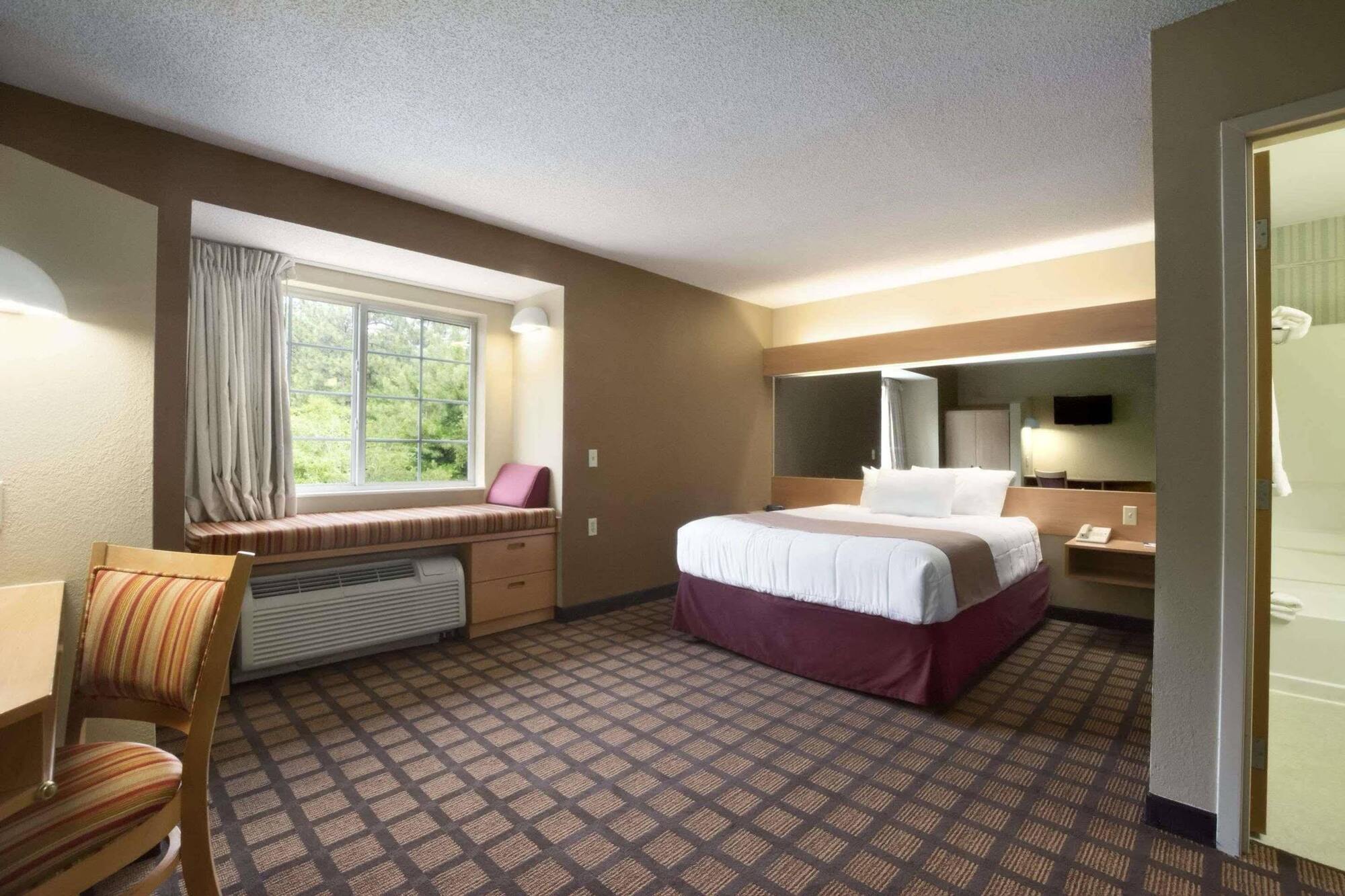 Microtel Inn & Suites By Wyndham Southern Pines Pinehurst Bagian luar foto
