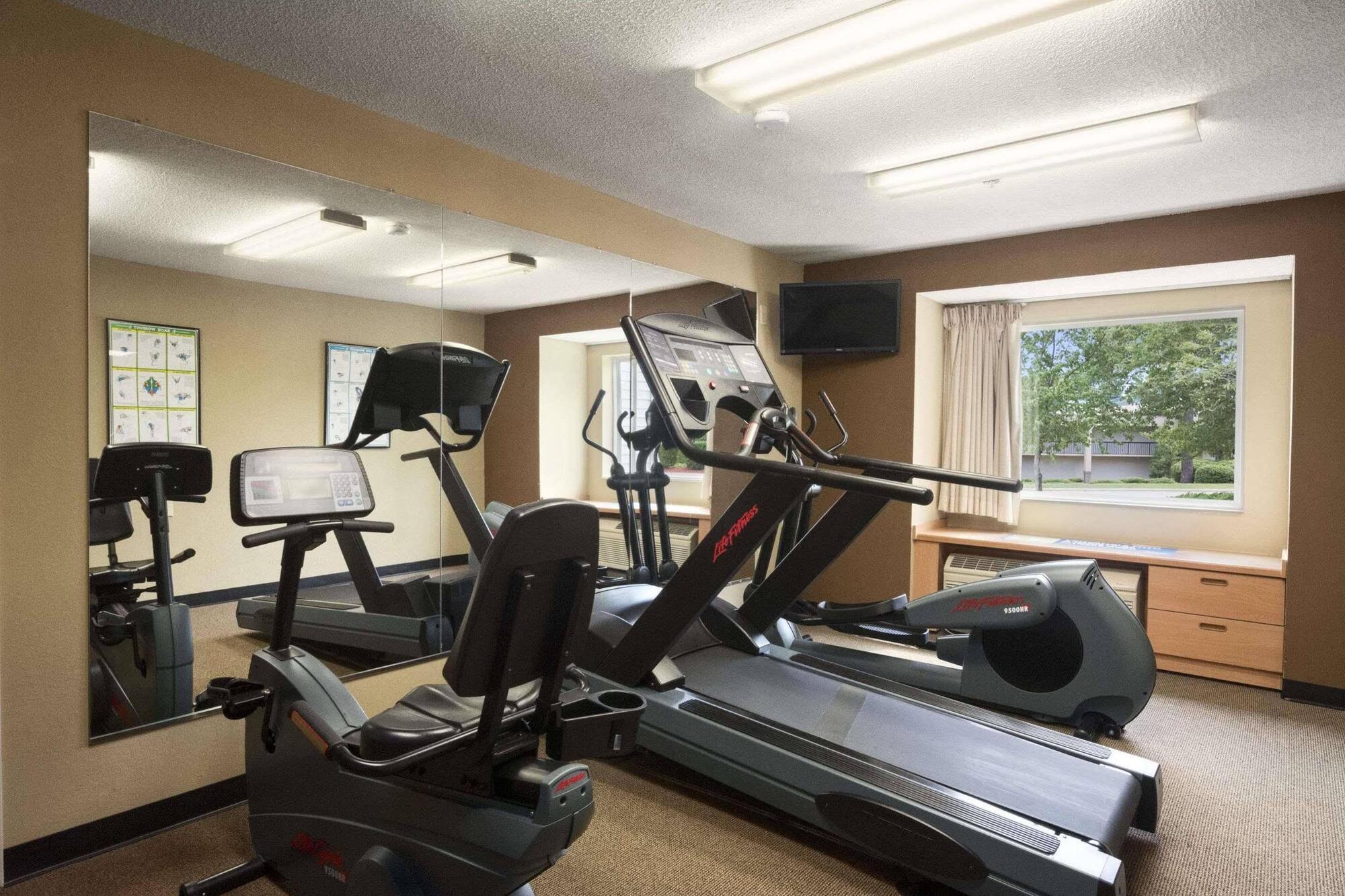 Microtel Inn & Suites By Wyndham Southern Pines Pinehurst Bagian luar foto