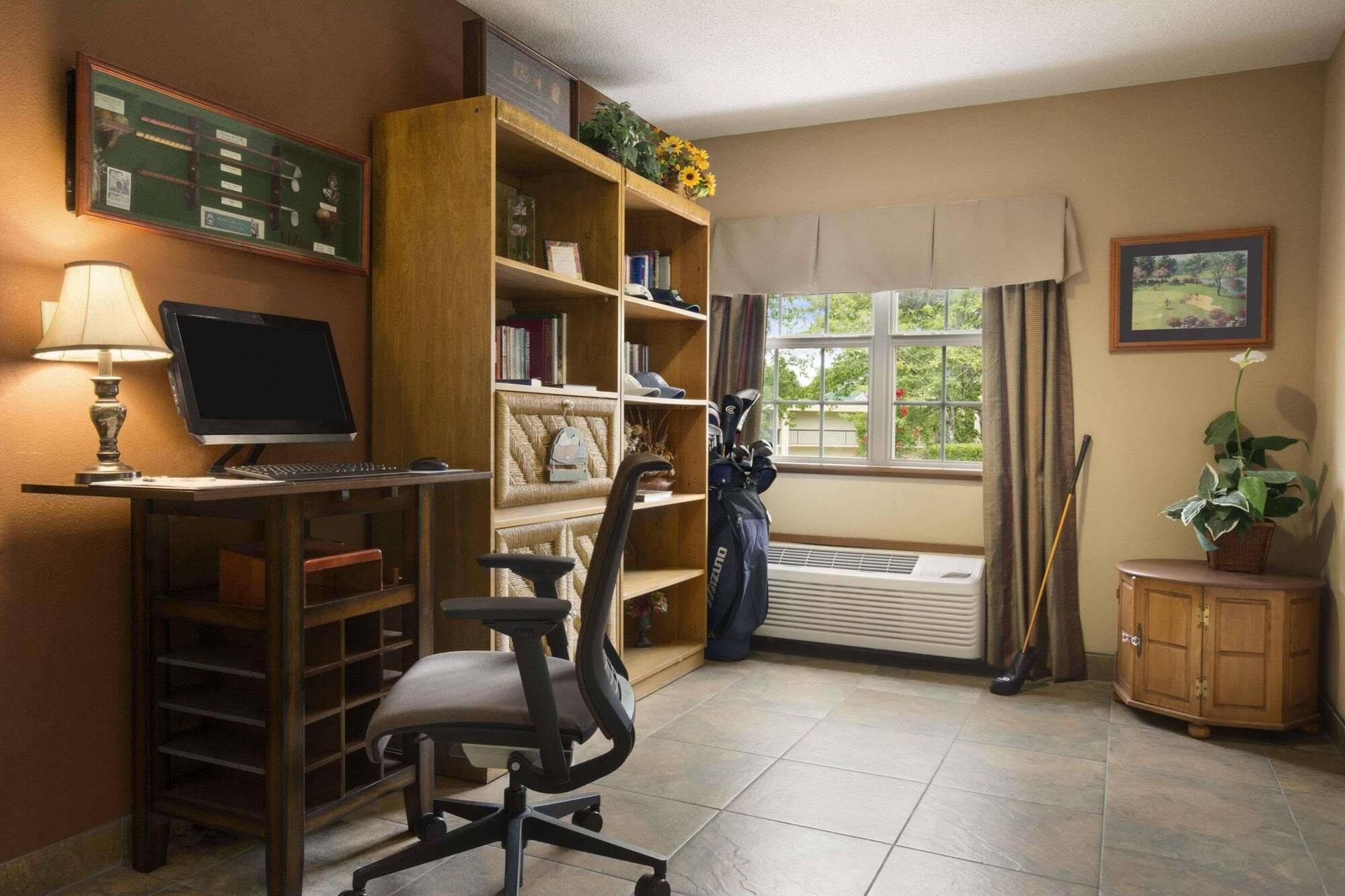 Microtel Inn & Suites By Wyndham Southern Pines Pinehurst Bagian luar foto