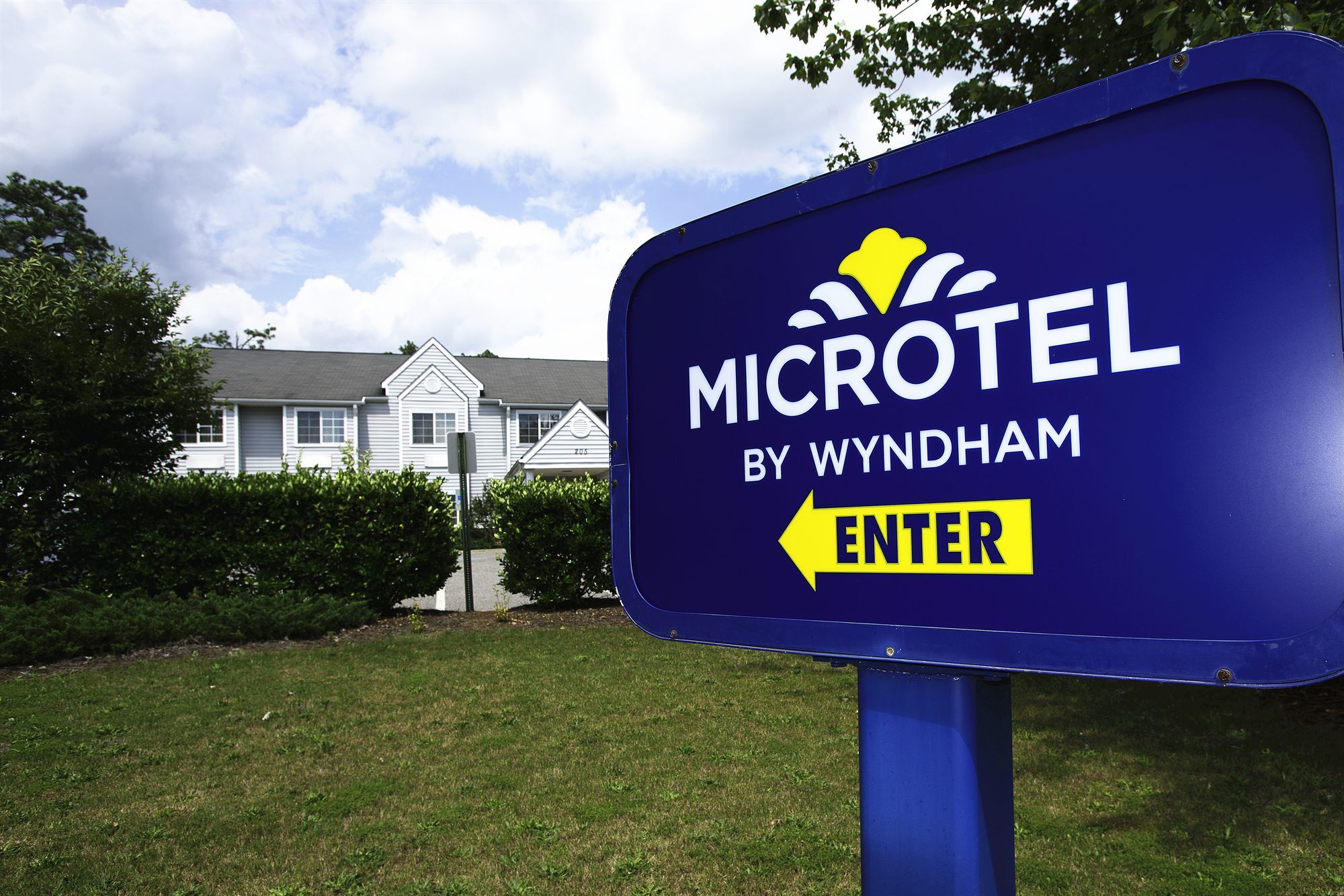 Microtel Inn & Suites By Wyndham Southern Pines Pinehurst Bagian luar foto